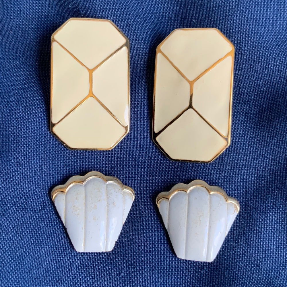 Two pair vintage pierced earrings; Evoke Cream Honeycomb Art Deco & White Fan
